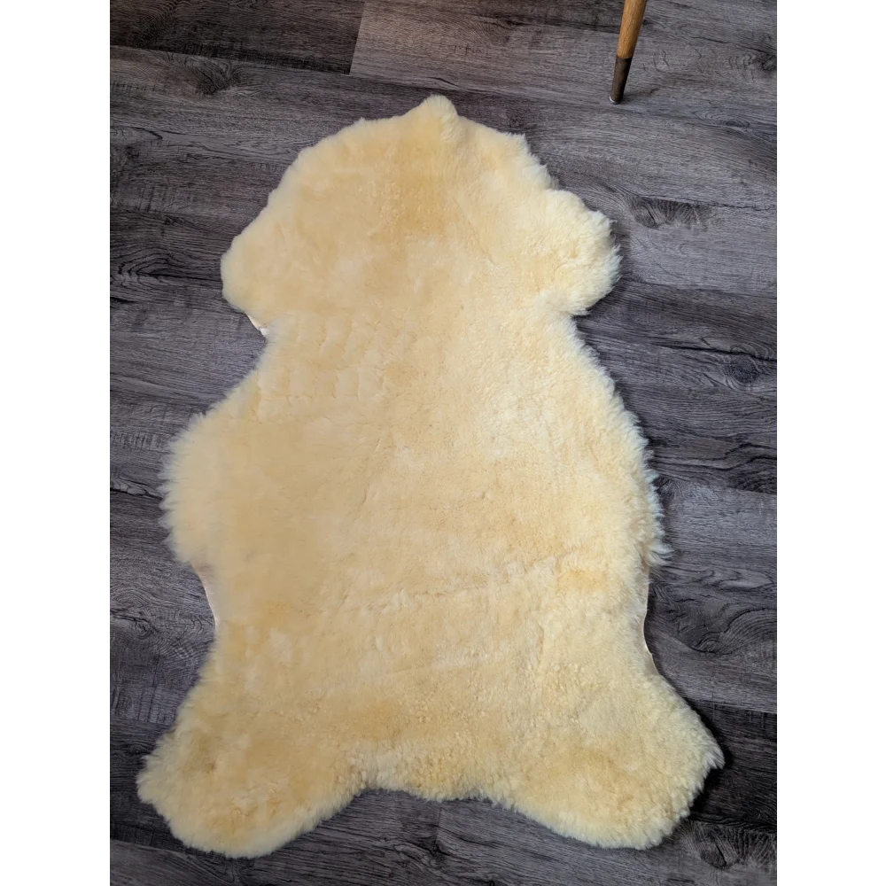 Soft cream medical sheepskin rug, 43.5x28in shearling wool for blood flow