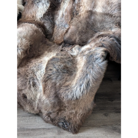 #100❤️❤️77" x 46" Quad British Sheepskin Area Rug