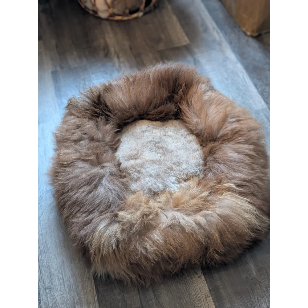 Cozy #11 Long Wool highland sheepskin pet bed with tan white plush fur