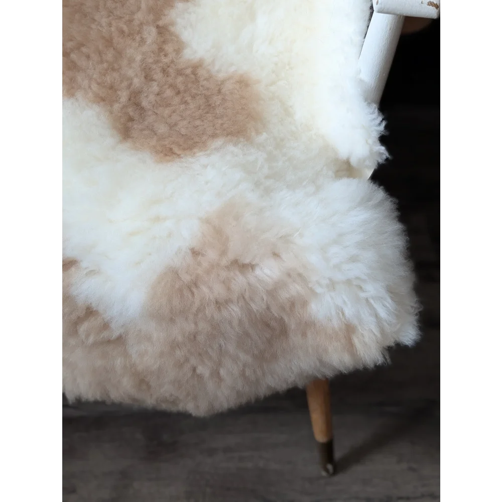 #18 44.5" x 25" Extra Large Fluffy Cloud Like Sheepskin