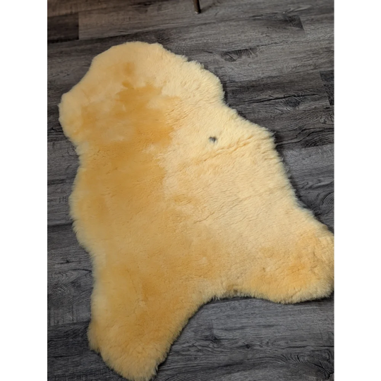 Luxurious 43.5x24 British medical sheepskin rug with shearling wool for blood flow