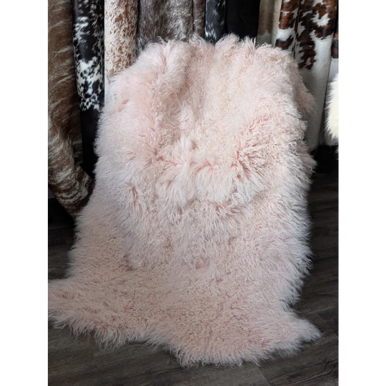 Blush pink Angus Oliver sheepskin rug, fluffy 68x45 inches