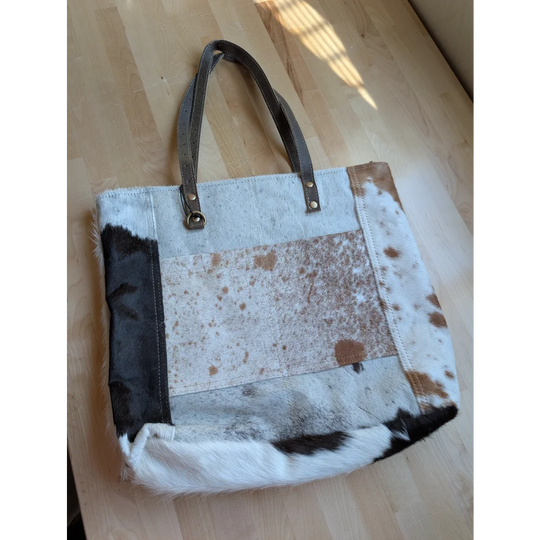 #2❤️ cowhide front pocket bag with real cowhide patchwork in white brown and black and sturdy dark leather handles