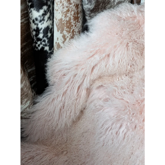 Blush pink Angus Oliver sheepskin throw, fluffy 71x47 rug