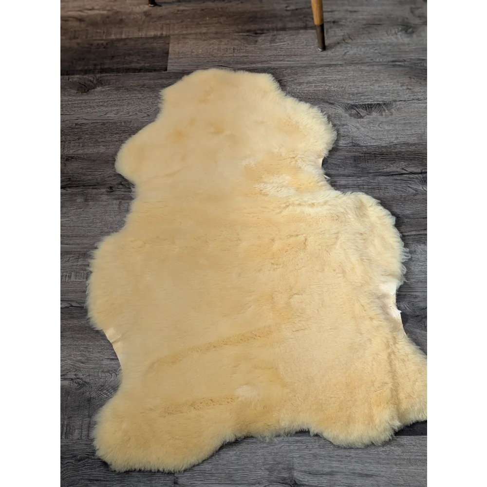 Soft cream-colored medical sheepskin rug, 41.5x28in shearling wool for blood flow