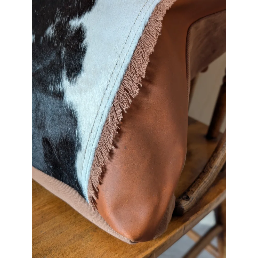 Brown leather-trimmed oakley bag cushion with real cowhide black and white pattern spacious and stylish