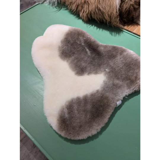 #4 Sheepskin English Saddle Cover