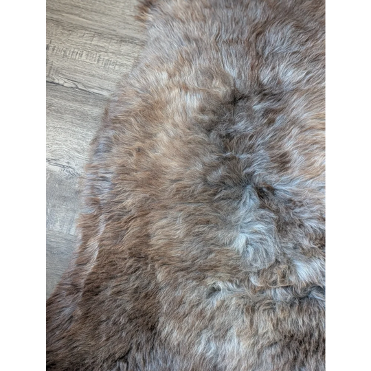 LUV102❤️❤️43" x 28" Peau de mouton britannique rare