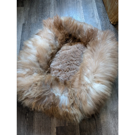 Cozy #7 Long Wool Sheepskin Pet Bed in light brown circular fur design