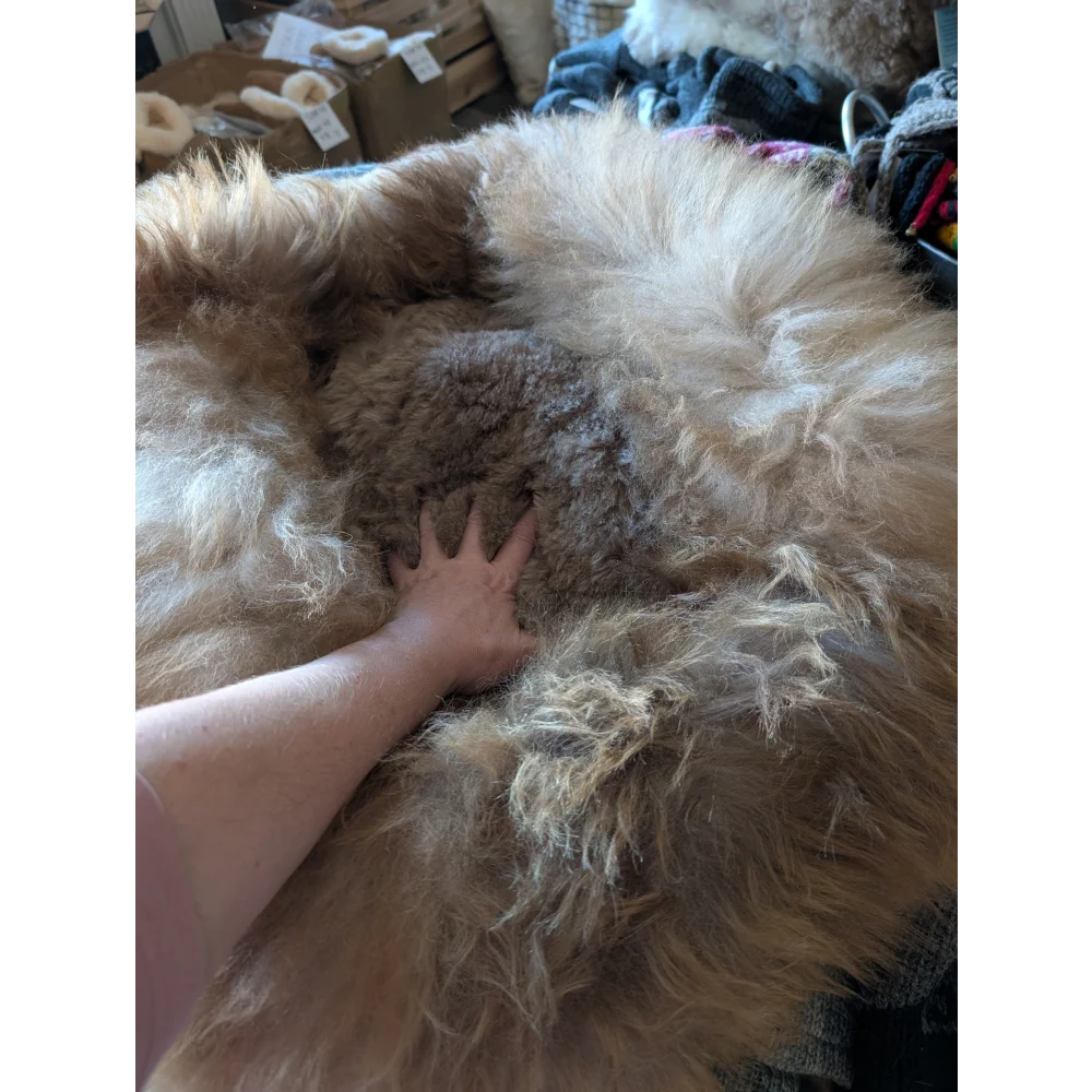 Fluffy beige brown long fur sheepskin pet bed for dogs