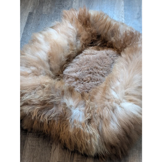 Cozy #7 Long Wool sheepskin pet bed with tan white fur plush lining