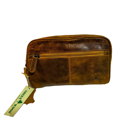 Spacious Leather Banff toiletry bag in wax pull-up leather with zip pocket
