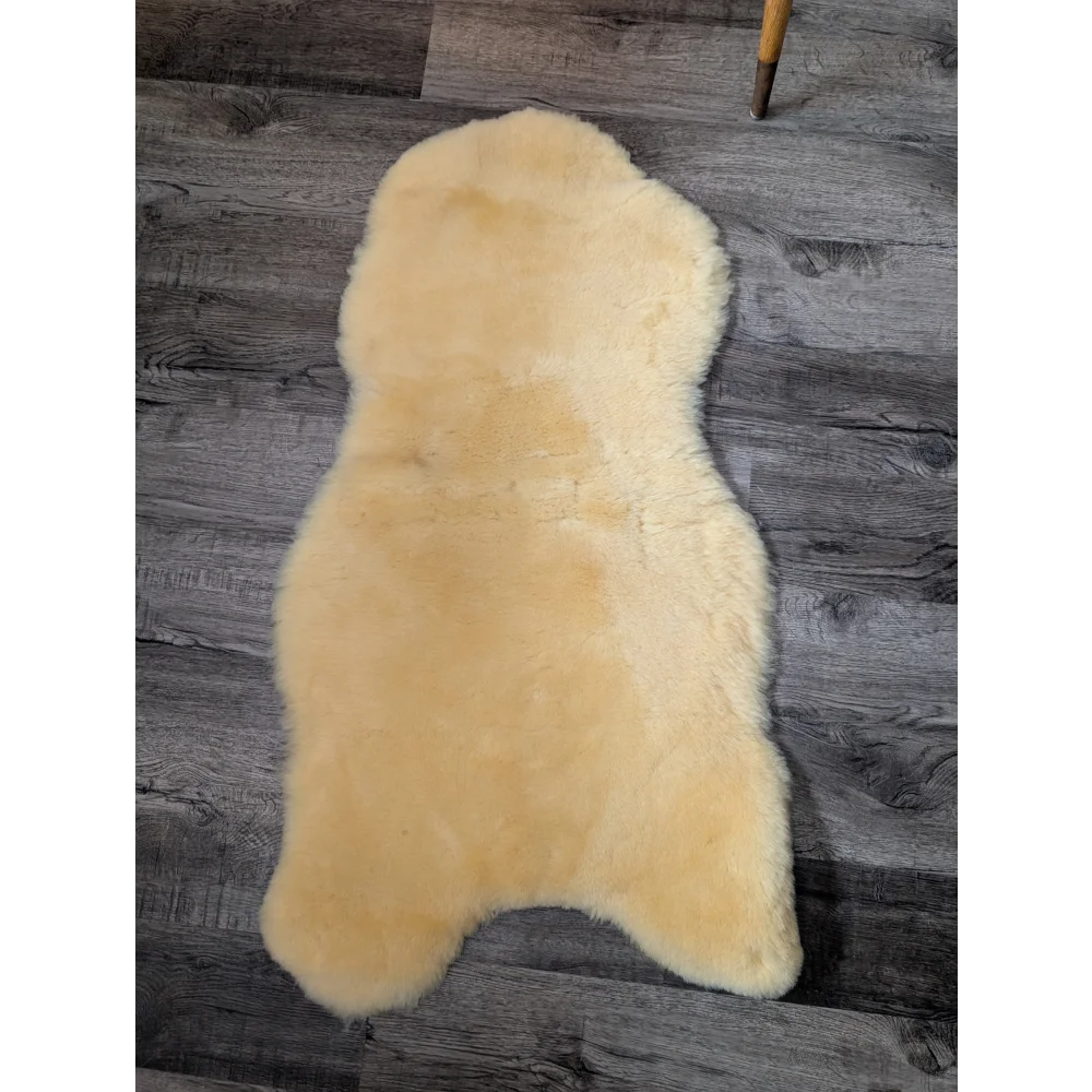 #8 British Medical Sheepskin rug, 42x23in shearling wool for blood flow