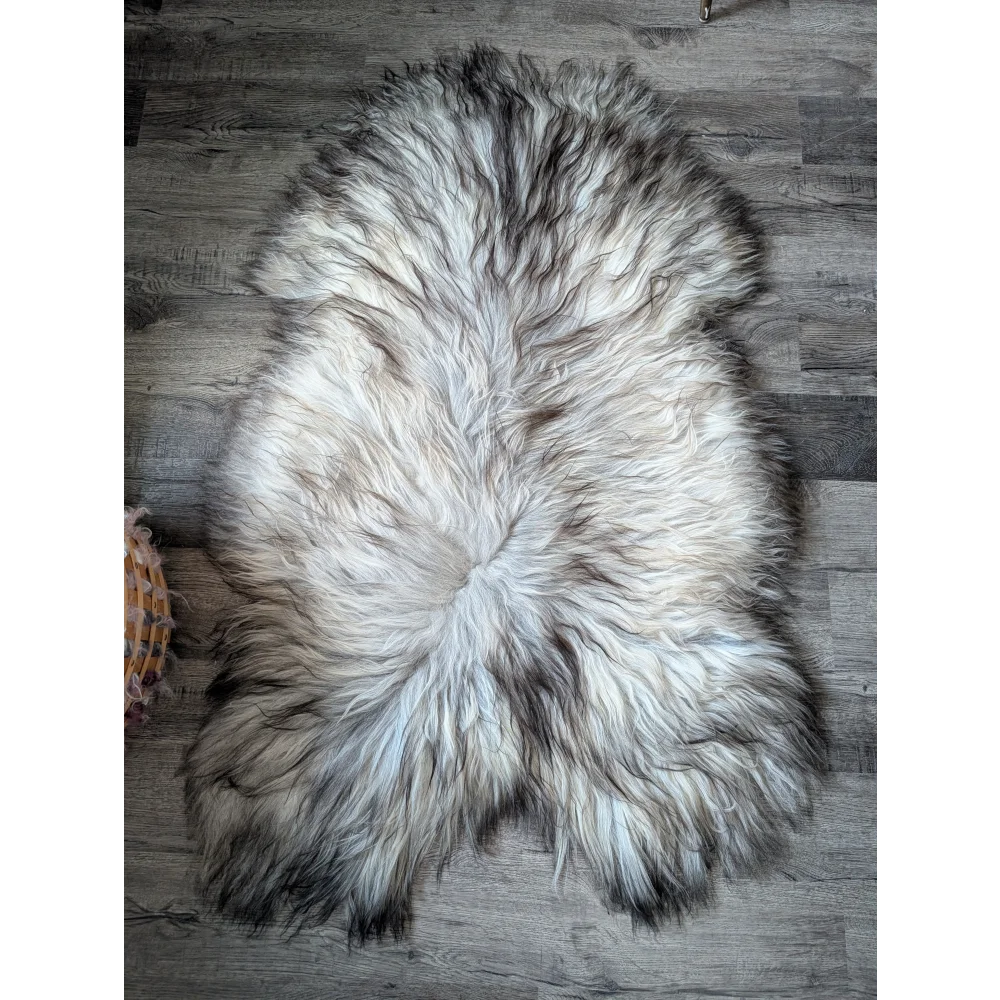 #80❤️❤️59" x 37" Massive Natural Grey Icelandic Sheepskin