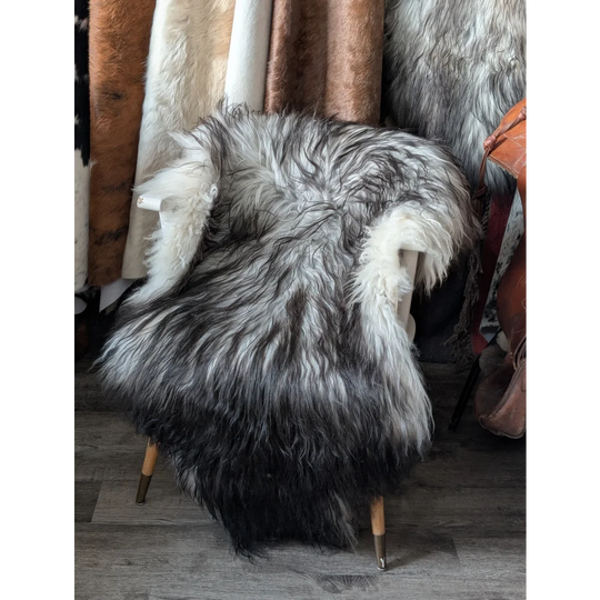 #82❤️❤️56" x 36" Massive Natural Grey Icelandic Sheepskin