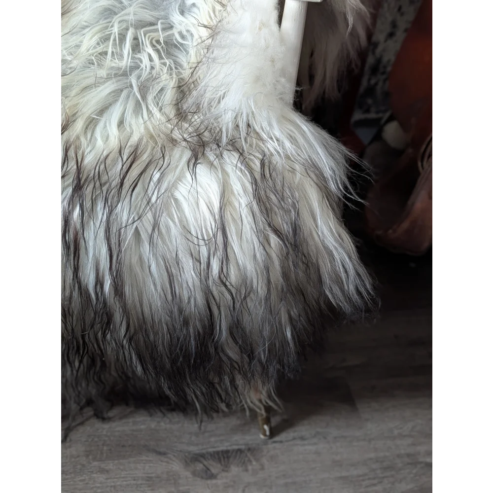 #85❤️❤️58" x 35" Massive Natural Grey Icelandic Sheepskin