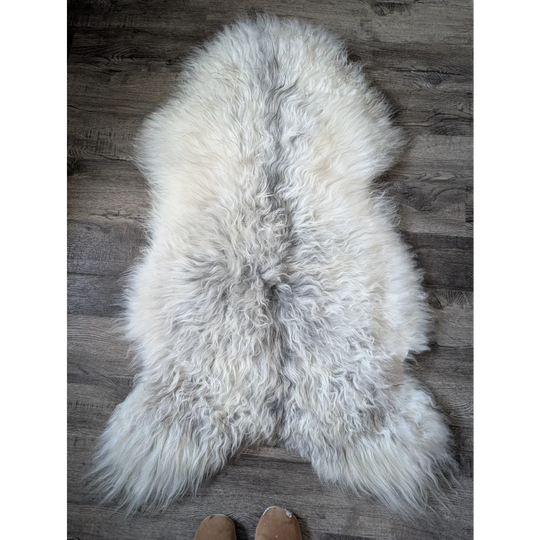 #86❤️❤️55" x 31" Massive Natural Grey Icelandic Sheepskin