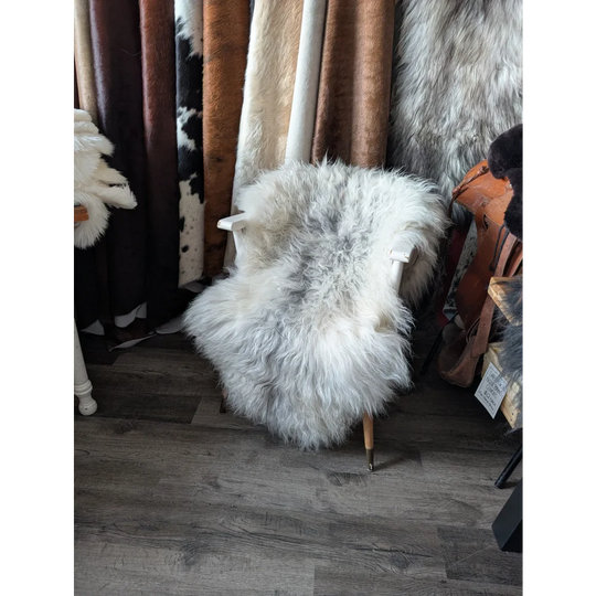 #86❤️❤️55" x 31" Massive Natural Grey Icelandic Sheepskin