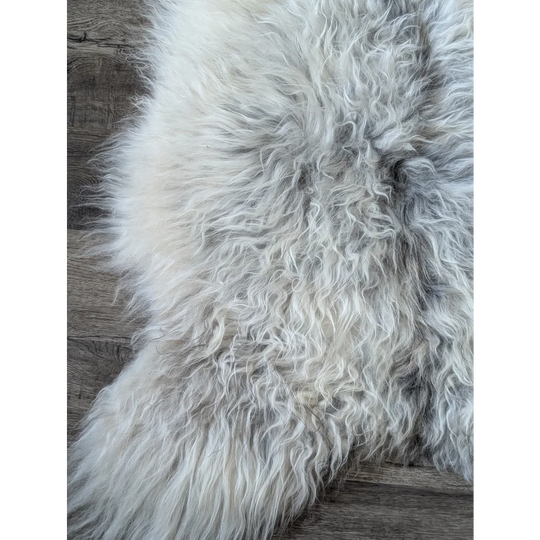 #86❤️❤️55" x 31" Massive Natural Grey Icelandic Sheepskin