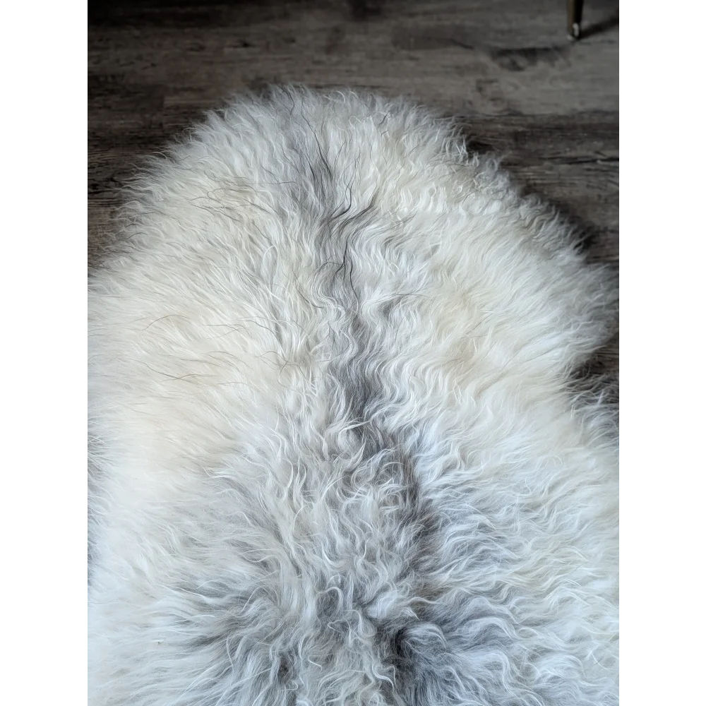#86❤️❤️55" x 31" Massive Natural Grey Icelandic Sheepskin