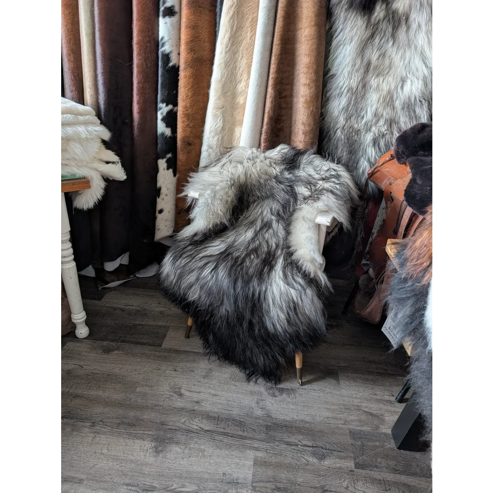 #88❤️❤️58" x 39" Massive Natural Grey Icelandic Sheepskin