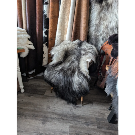 #88❤️❤️58" x 39" Massive Natural Grey Icelandic Sheepskin