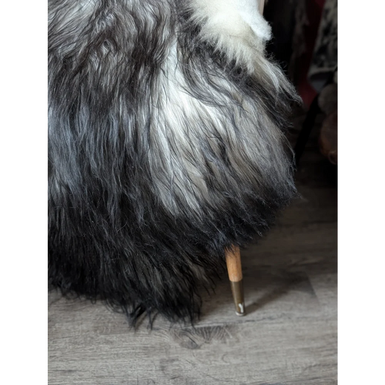 #88❤️❤️58" x 39" Massive Natural Grey Icelandic Sheepskin