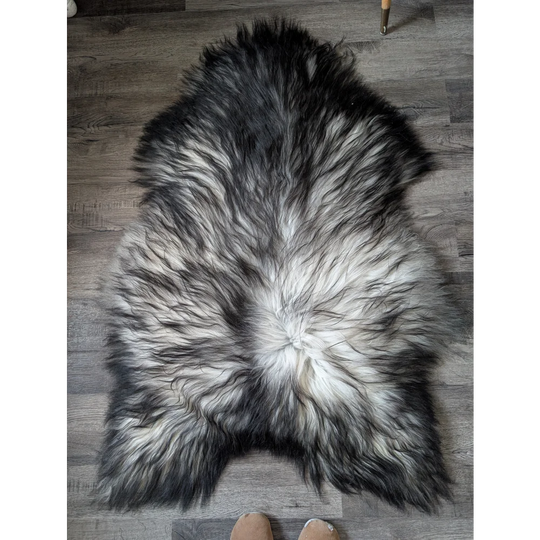 #88❤️❤️58" x 39" Massive Natural Grey Icelandic Sheepskin