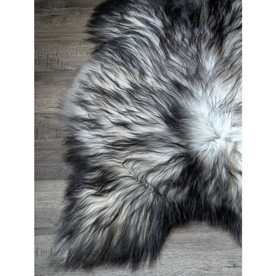 #88❤️❤️58" x 39" Massive Natural Grey Icelandic Sheepskin