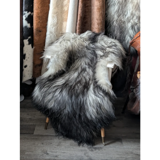 #88❤️❤️58" x 39" Massive Natural Grey Icelandic Sheepskin