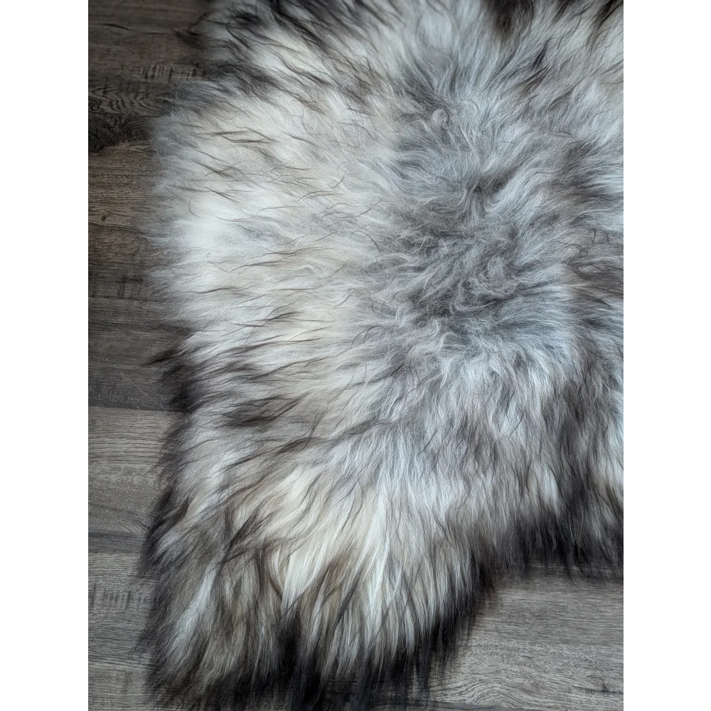 #89❤️❤️59" x 38" Massive Natural Grey Icelandic Sheepskin