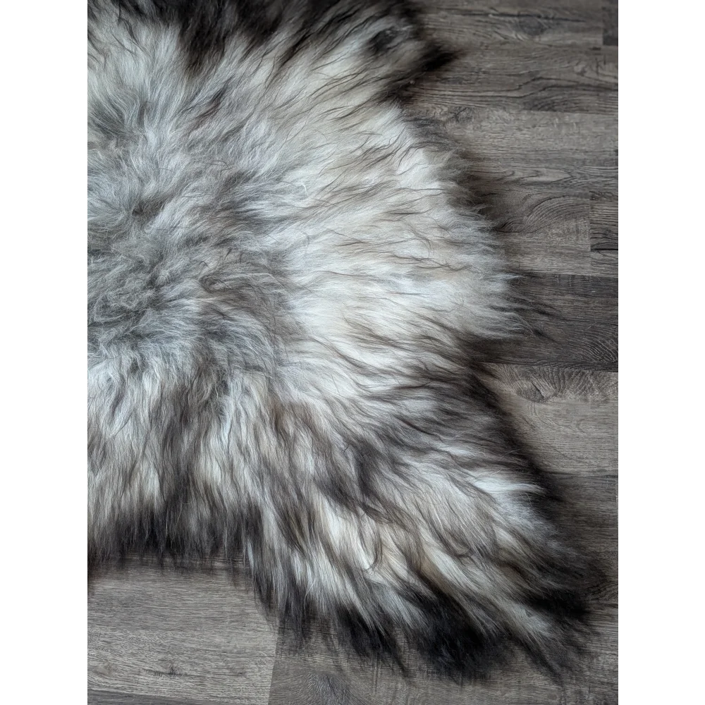 #89❤️❤️59" x 38" Massive Natural Grey Icelandic Sheepskin