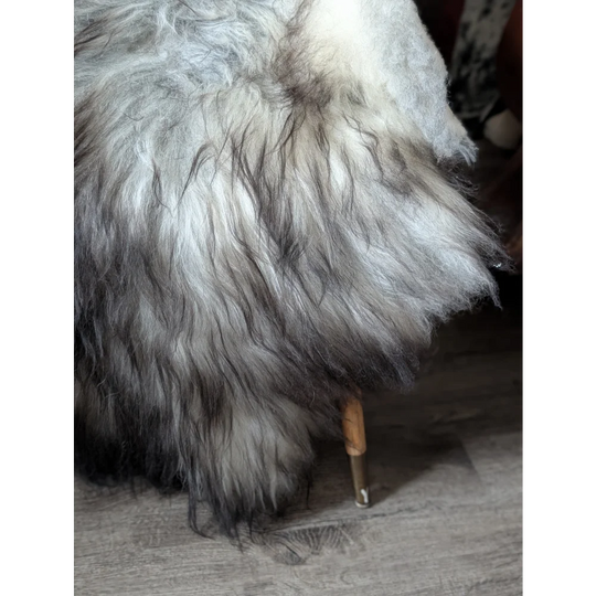 #89❤️❤️59" x 38" Massive Natural Grey Icelandic Sheepskin