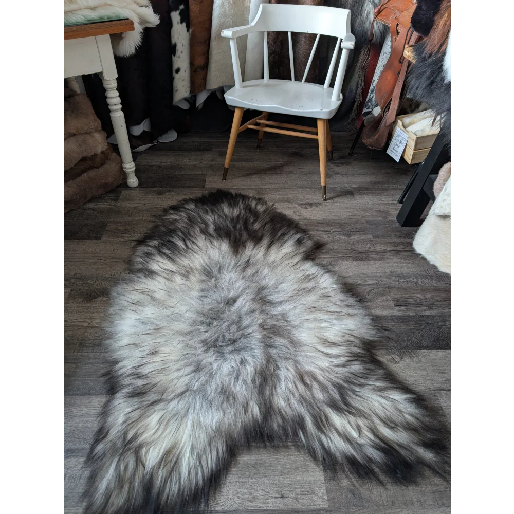 #89❤️❤️59" x 38" Massive Natural Grey Icelandic Sheepskin