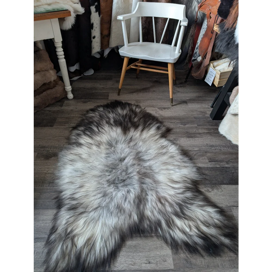 #89❤️❤️59" x 38" Massive Natural Grey Icelandic Sheepskin