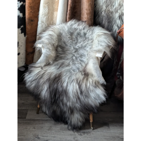 #89❤️❤️59" x 38" Massive Natural Grey Icelandic Sheepskin
