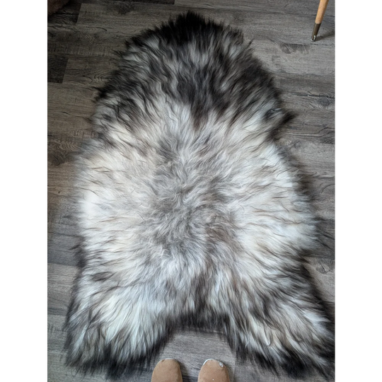 #89❤️❤️59" x 38" Massive Natural Grey Icelandic Sheepskin
