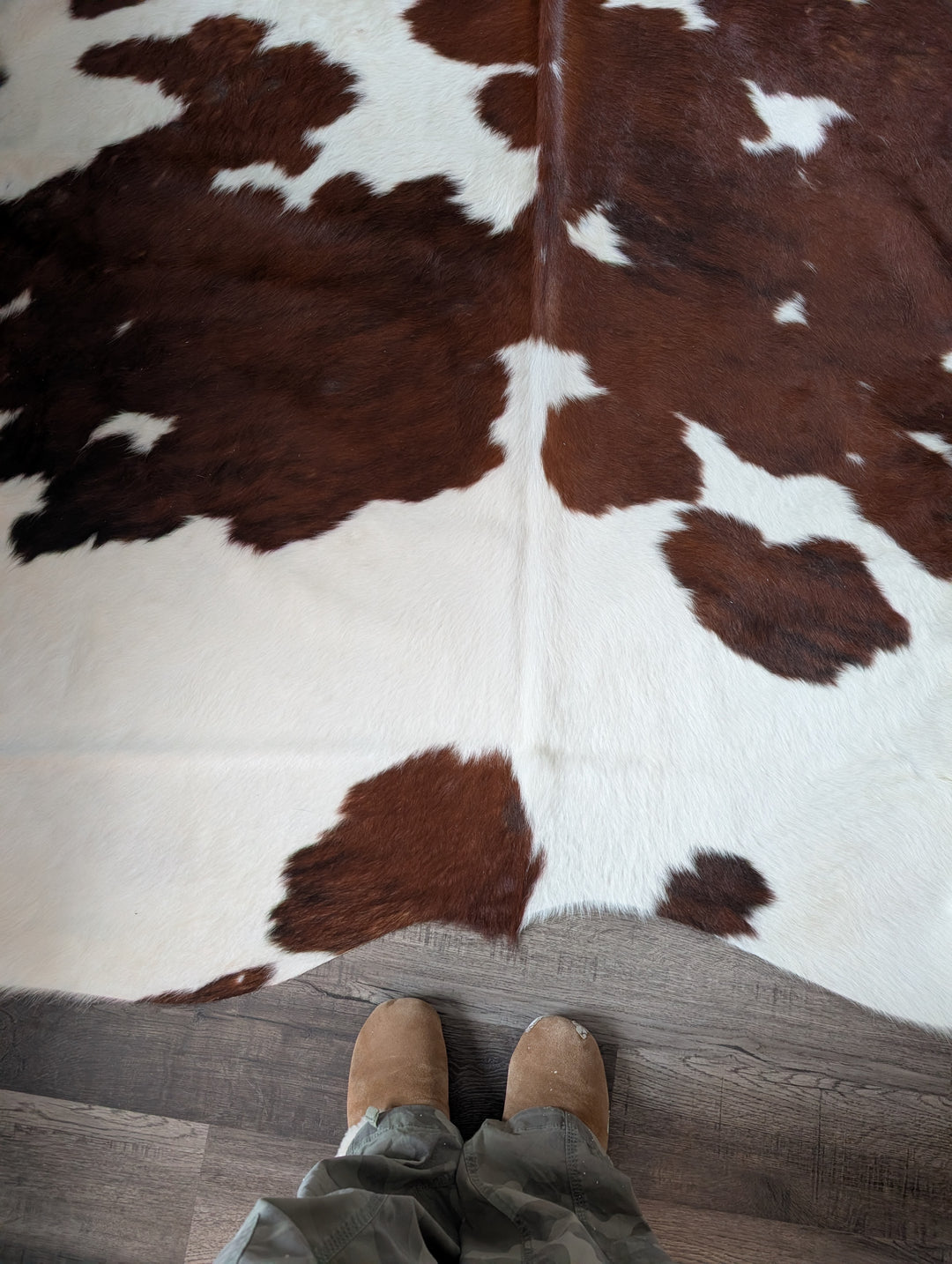 ASM#128❤️83" x 77" Lovely Large Cowhide Rug (tapis en peau de vache)