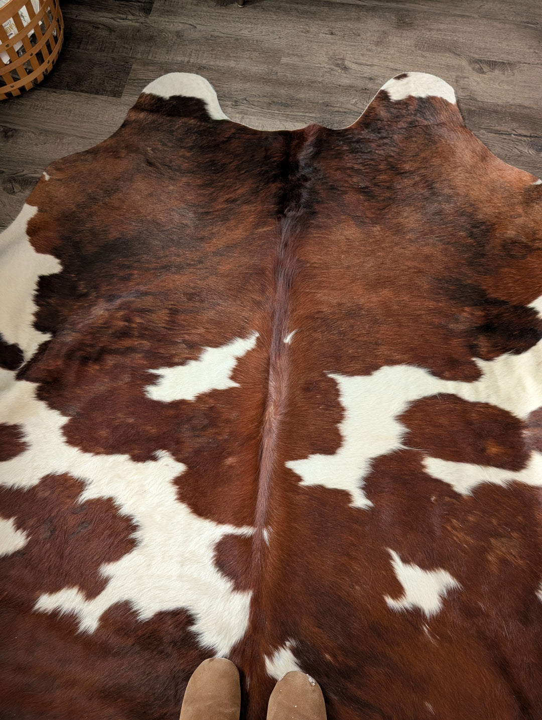 ASM#128❤️83" x 77" Lovely Large Cowhide Rug (tapis en peau de vache)