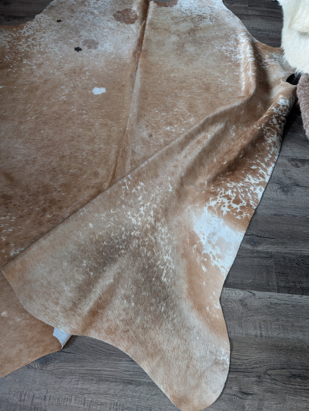 Salty#1 98" x 88" Extra Large Cowhide Rug