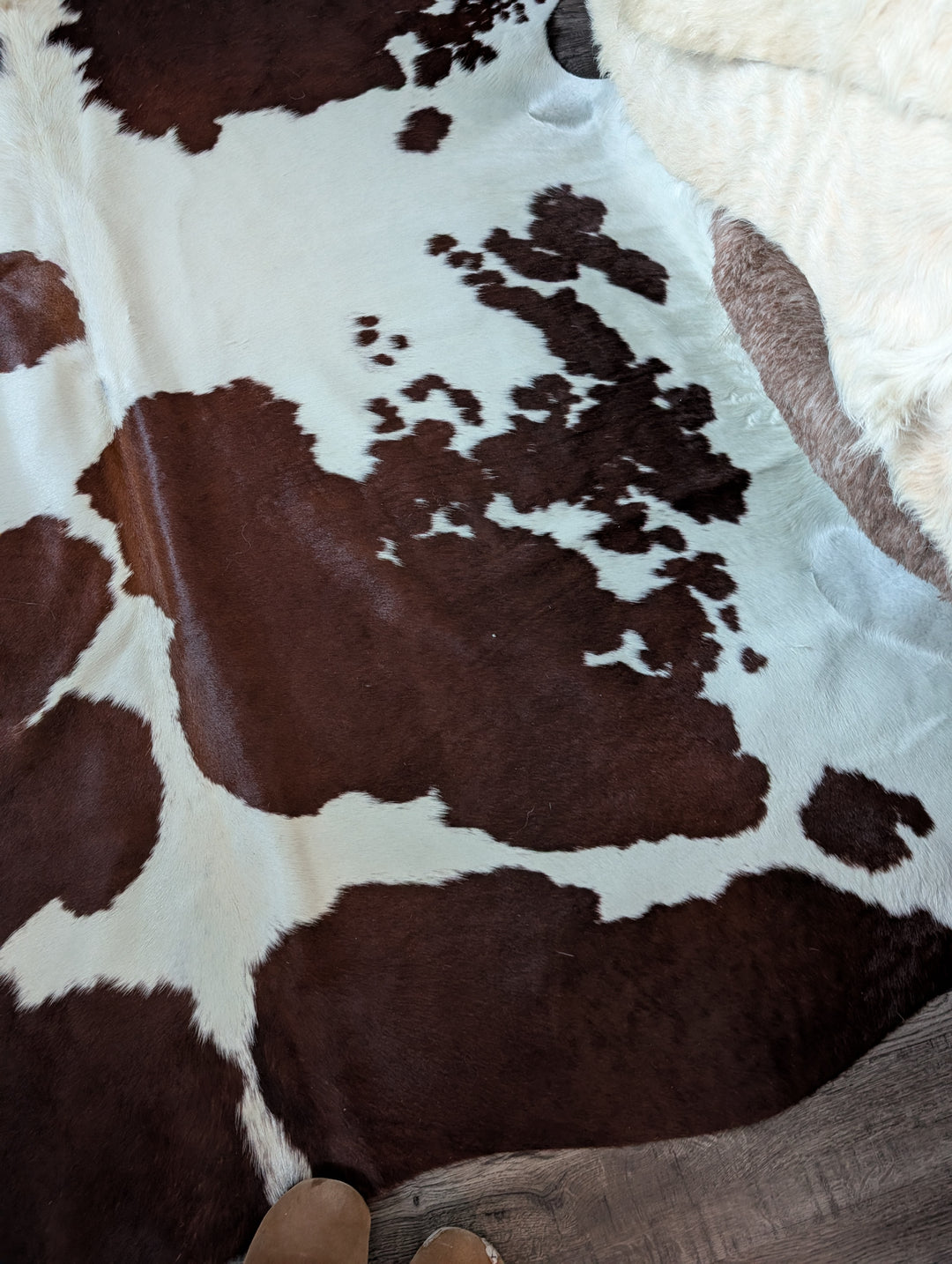 BrownWhite#56❤️90" x 80" Cowhide Rug