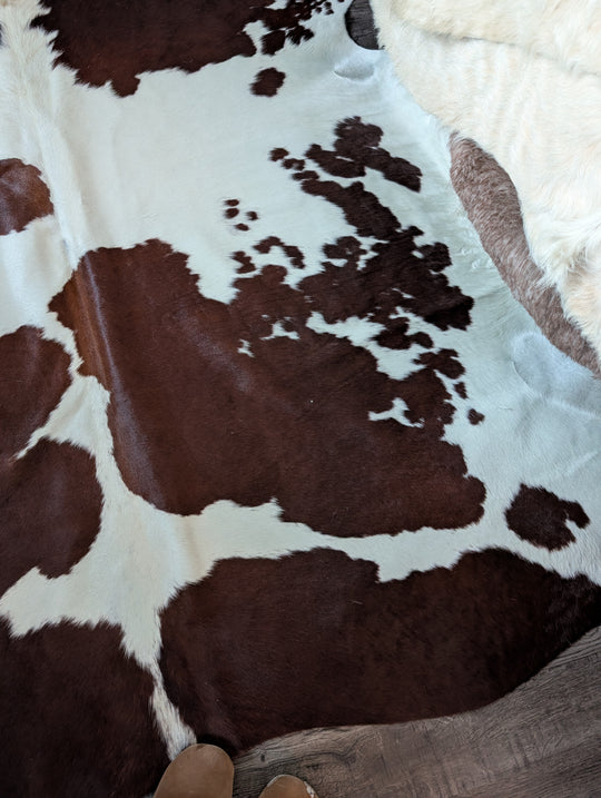 BrownWhite#56❤️90" x 80" Cowhide Rug