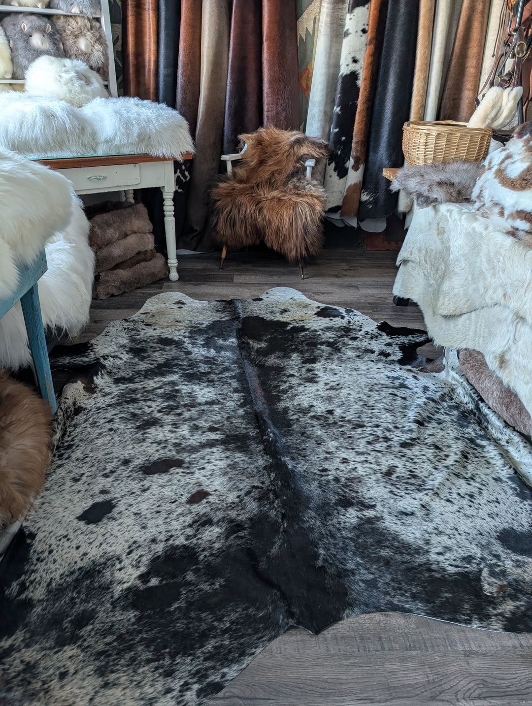 SaltPepTri#171❤️❤️94.5" x 83" Massive Cowhide Rug (Nat's Favourite)
