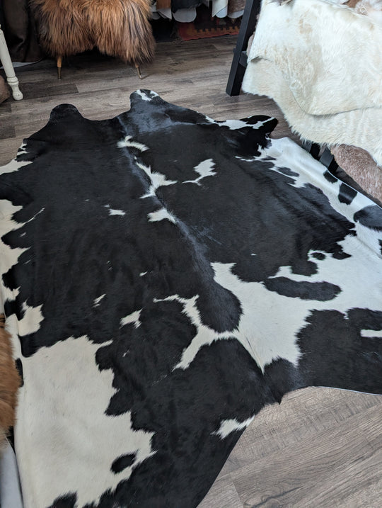 BlackWhite#199❤️93" x 83" Massive Cowhide Rug