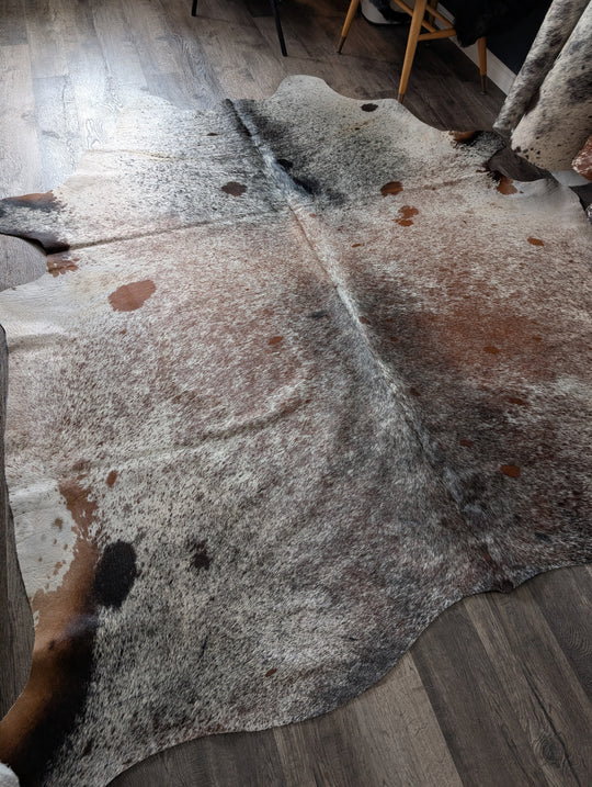 SALTY#10 ❤️91" X 87.5" Gorgeous Extra Large Cowhide