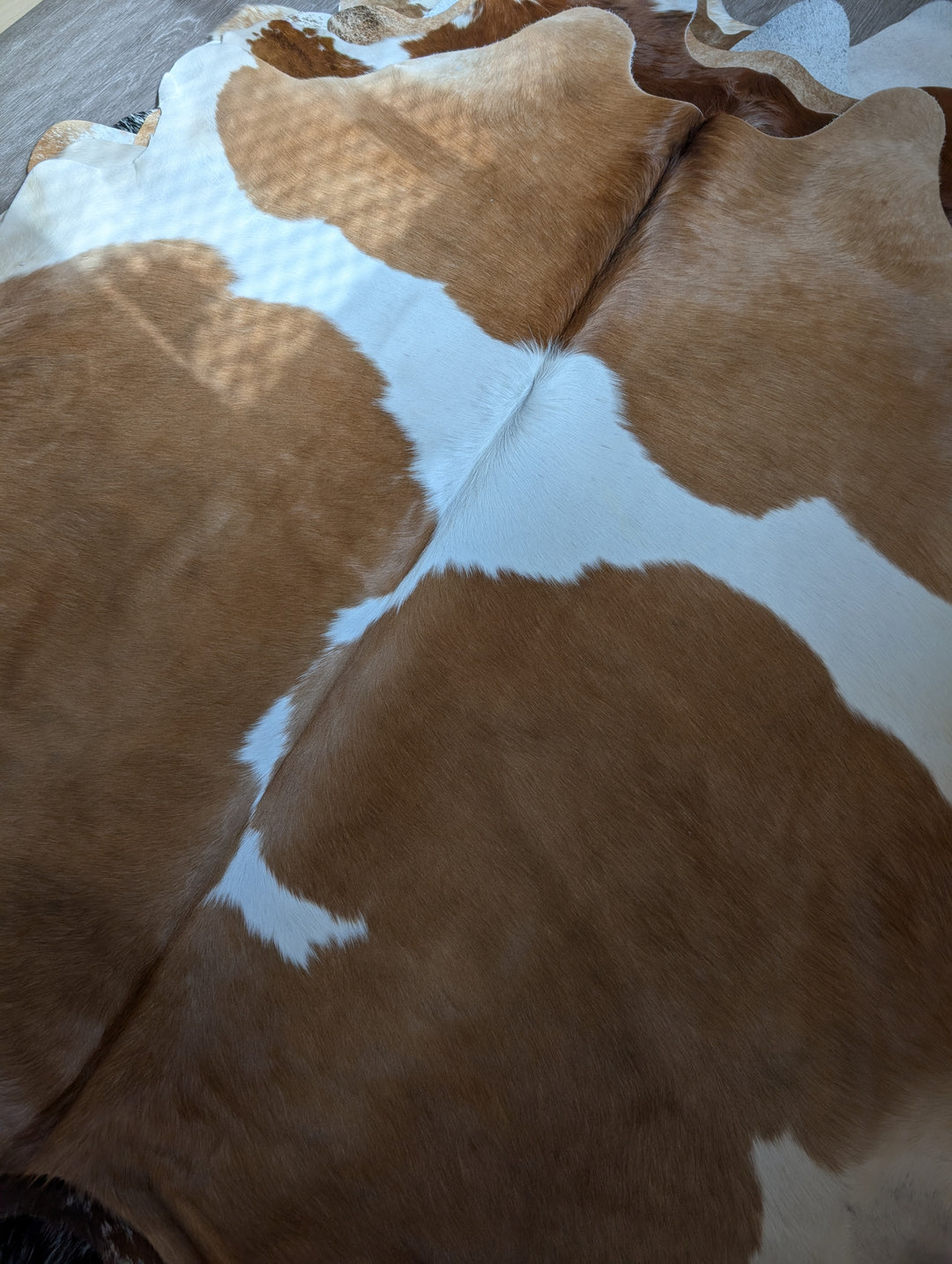 ASM#128❤️83" x 77" Lovely Large Cowhide Rug (tapis en peau de vache)