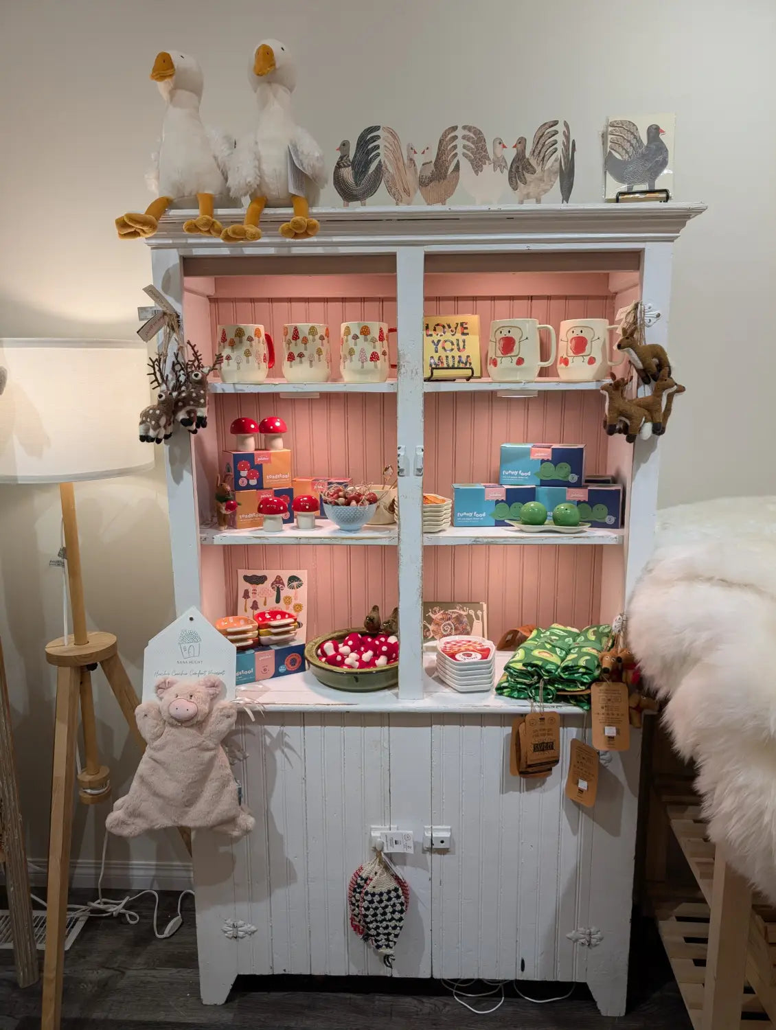 Visit Our Wabamun Showroom for Brilliant Gift Items and Sheepskin Products