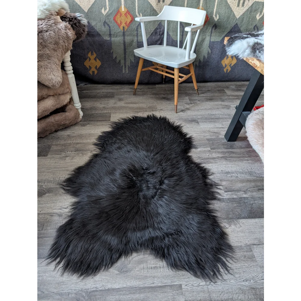 AN15❤️57" x 36" Massive Natural Black Icelandic Sheepskin