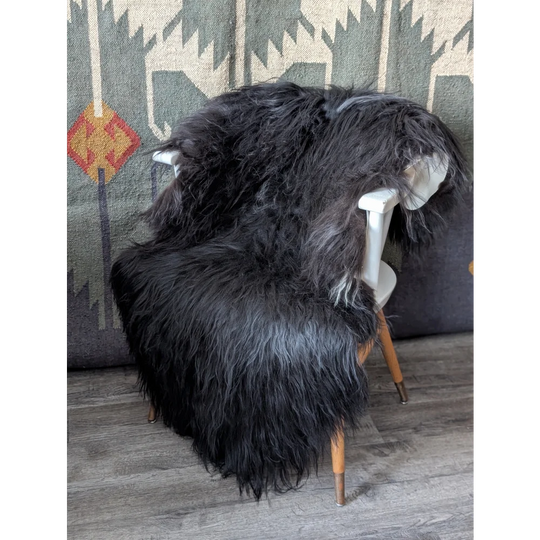 AN15❤️57" x 36" Massive Natural Black Icelandic Sheepskin