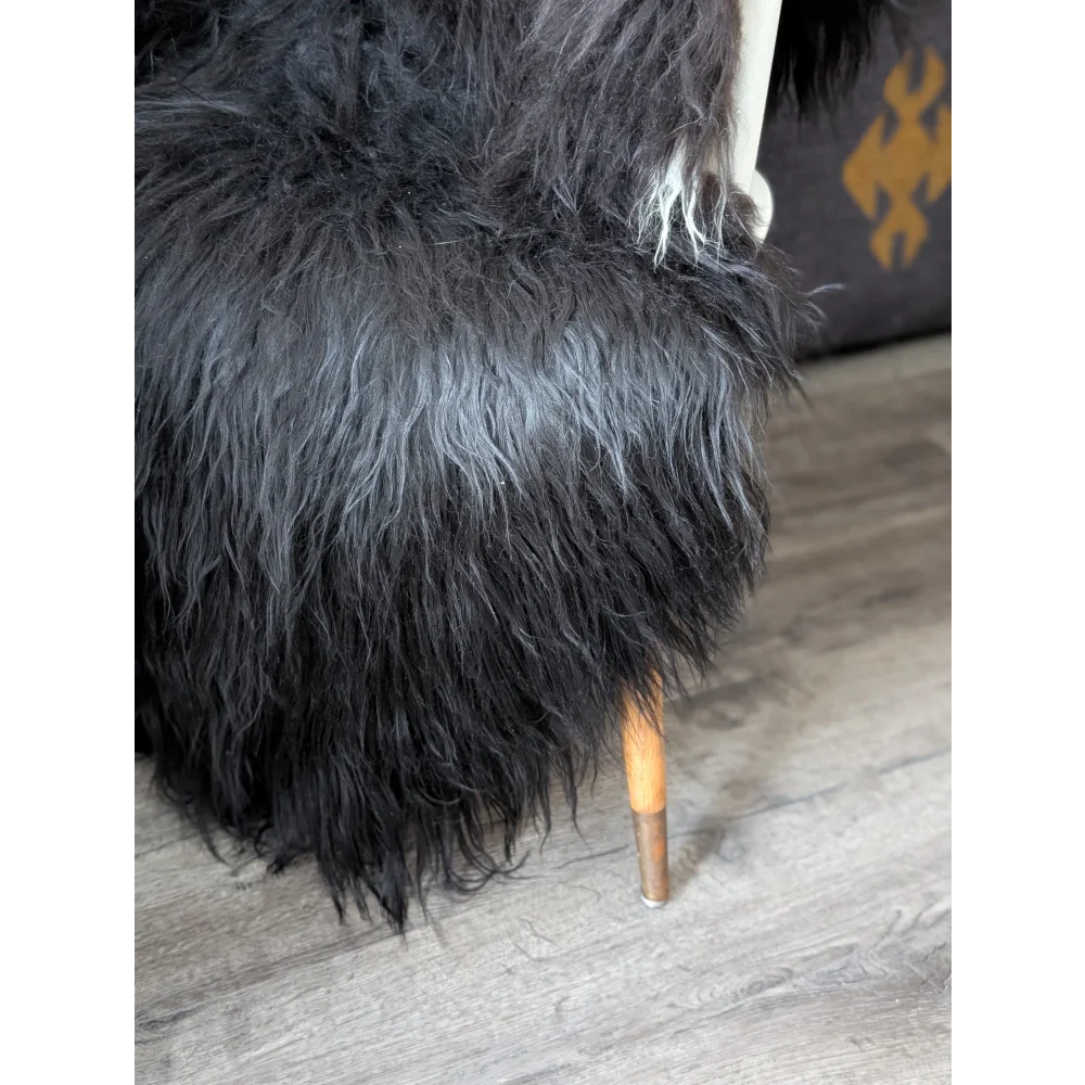 AN15❤️57" x 36" Massive Natural Black Icelandic Sheepskin
